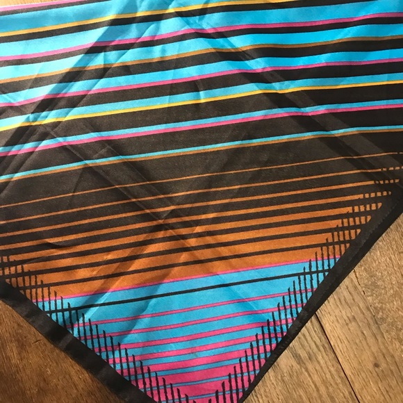 Vibrant Classy Valentina Fiore Accent Scarf - Picture 3 of 3